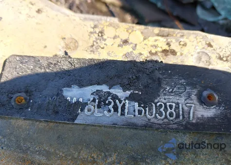 2000 Ford Expedition Xlt z USA, uszkodzony, nr VIN 1FMPU16L3YLB03817